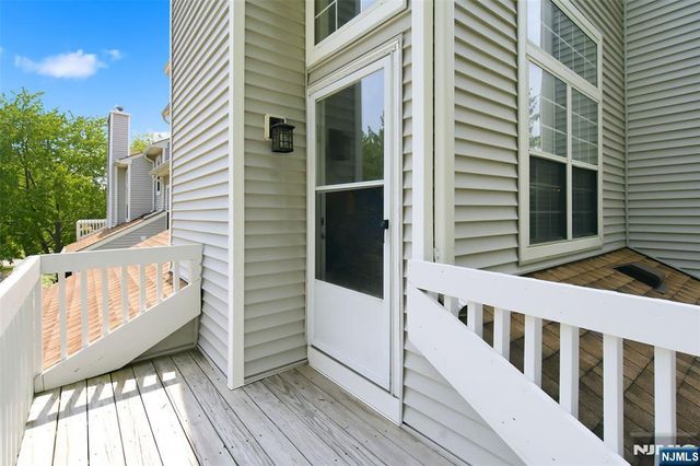 4 Squire Court, Englewood, NJ 07631