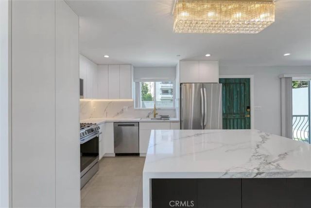 1554 Bundy, Los Angeles, CA 90025