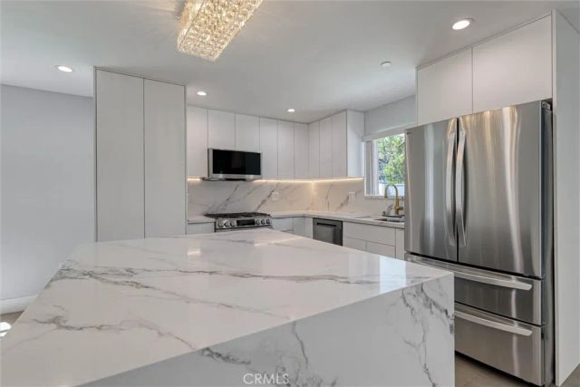 1554 Bundy, Los Angeles, CA 90025