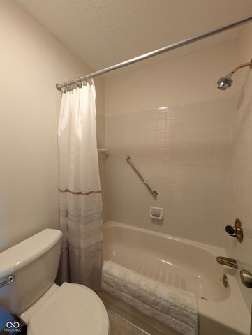 524 Conner Creek Drive, Fishers, IN 46038