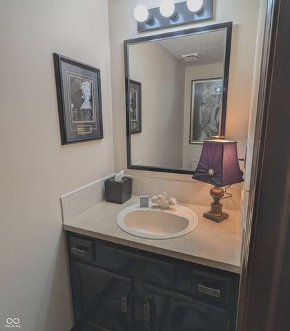 524 Conner Creek Drive, Fishers, IN 46038