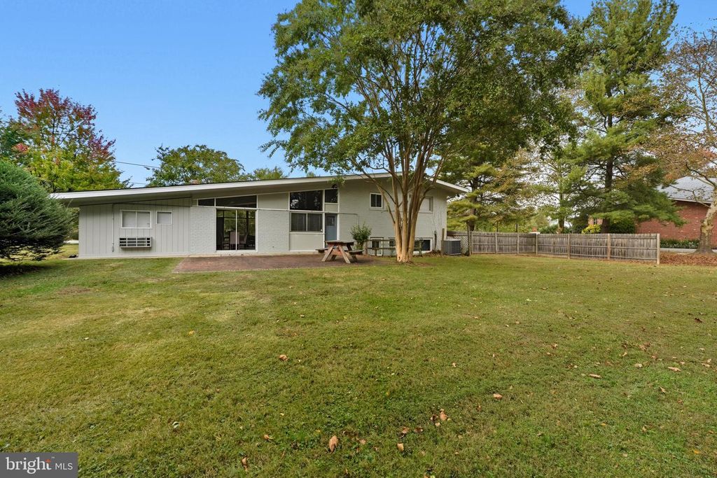 1920 BONIFANT RD, Silver Spring, MD 20906