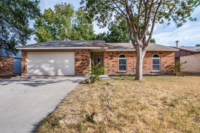 5221 Alpha Drive, The Colony, TX 75056