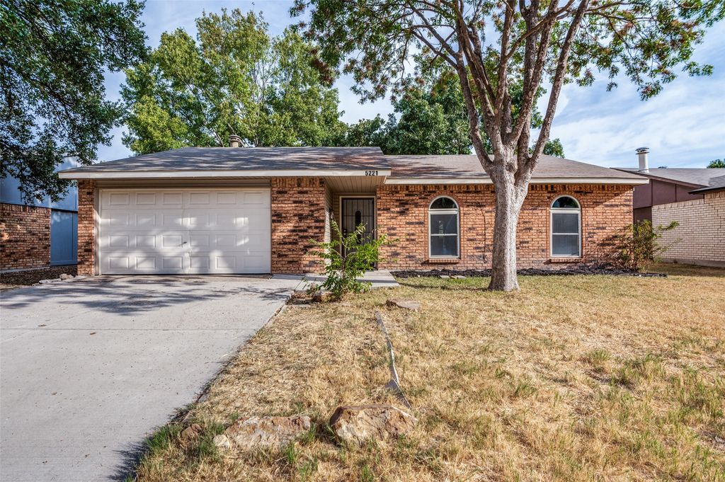 5221 Alpha Drive, The Colony, TX 75056 — photo 2