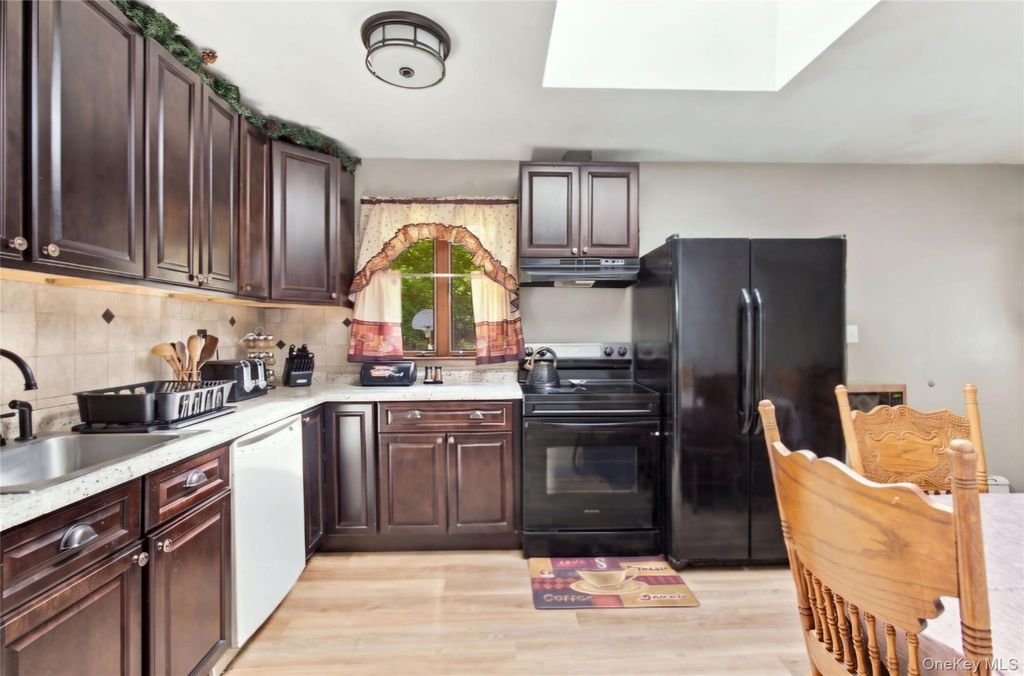 1024 Howells Road, Bay Shore, NY 11706 — photo 5