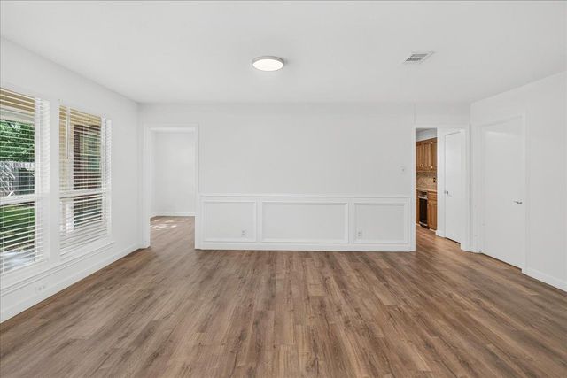 10403 Pinehurst DR, Austin, TX 78747