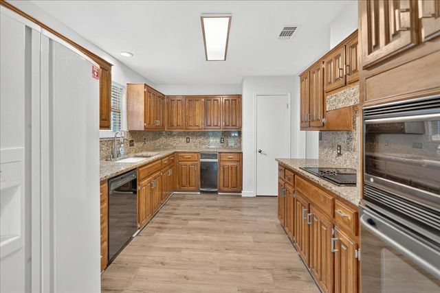 10403 Pinehurst DR, Austin, TX 78747