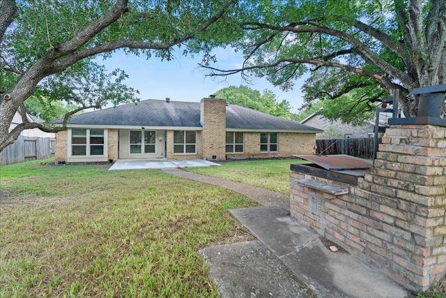 10403 Pinehurst DR, Austin, TX 78747