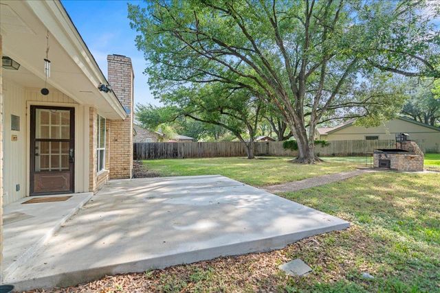 10403 Pinehurst DR, Austin, TX 78747