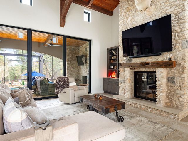 435 Gardenia DR, Wimberley, TX 78676