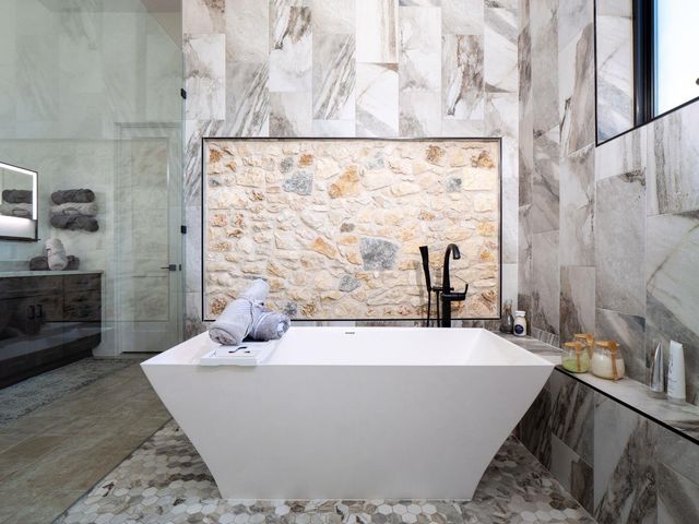 435 Gardenia DR, Wimberley, TX 78676