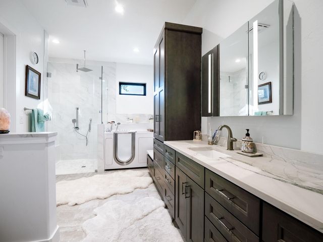 435 Gardenia DR, Wimberley, TX 78676