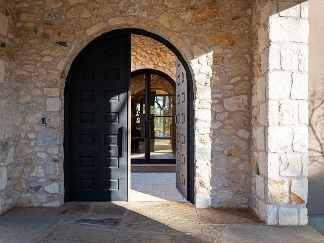 435 Gardenia DR, Wimberley, TX 78676