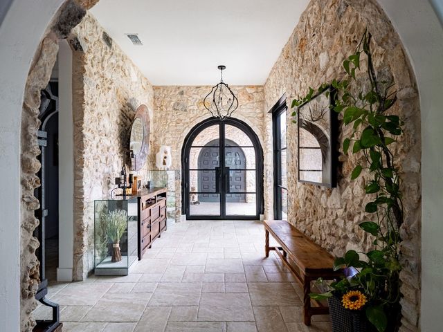 435 Gardenia DR, Wimberley, TX 78676