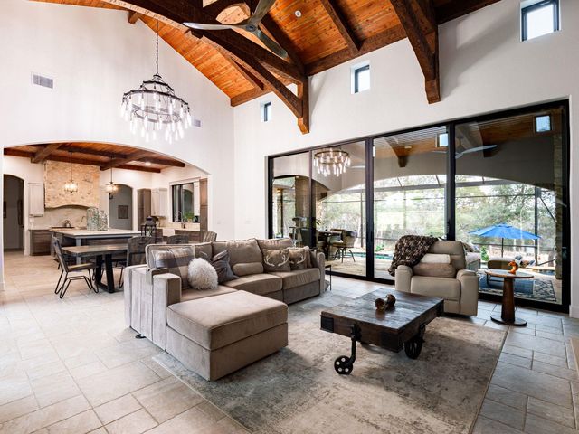 435 Gardenia DR, Wimberley, TX 78676