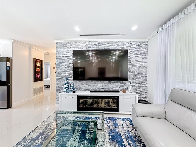 2601 NE 18th Street, Pompano Beach, FL 33062
