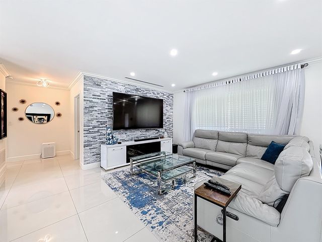 2601 NE 18th Street, Pompano Beach, FL 33062
