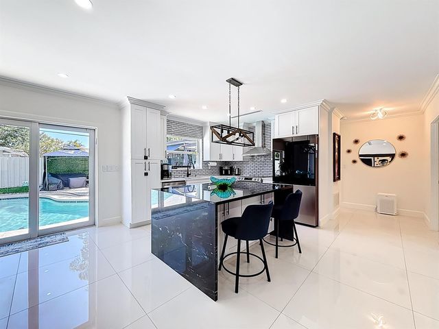 2601 NE 18th Street, Pompano Beach, FL 33062