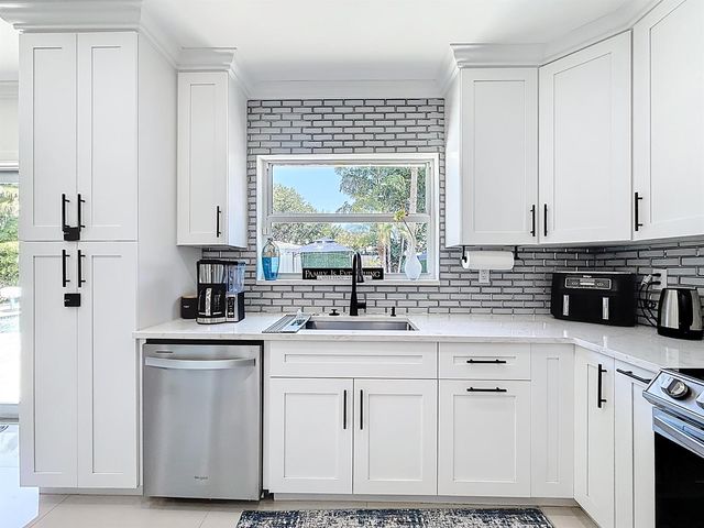 2601 NE 18th Street, Pompano Beach, FL 33062