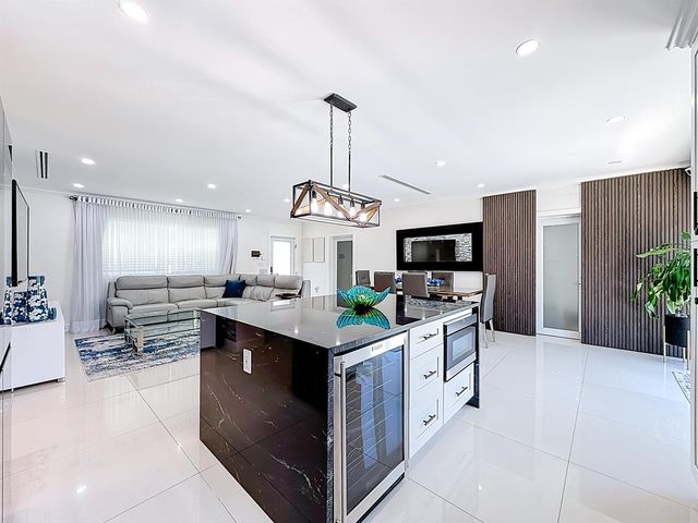 2601 NE 18th Street, Pompano Beach, FL 33062