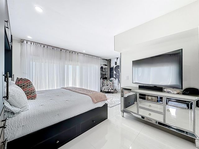 2601 NE 18th Street, Pompano Beach, FL 33062