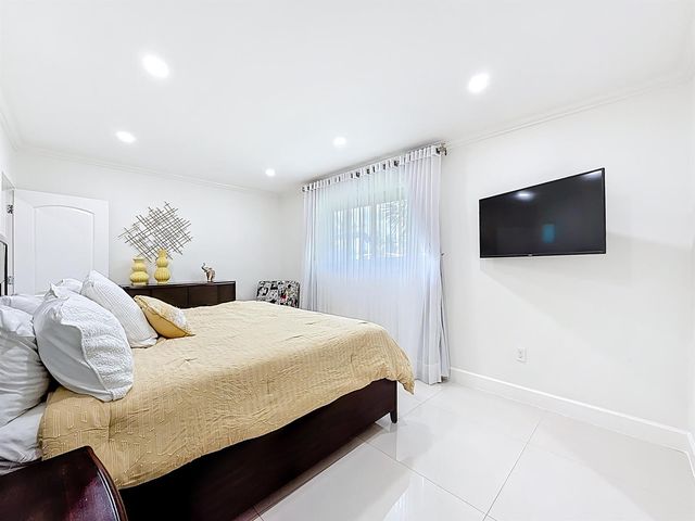2601 NE 18th Street, Pompano Beach, FL 33062