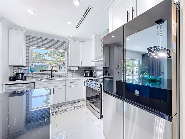 2601 NE 18th Street, Pompano Beach, FL 33062