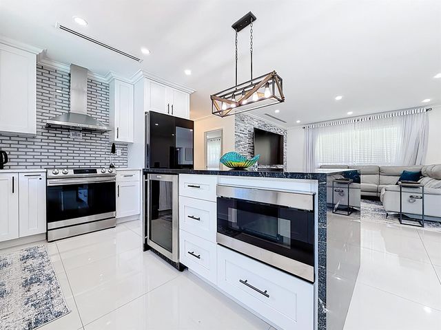 2601 NE 18th Street, Pompano Beach, FL 33062