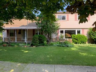 28511 Hillview Street, Roseville, MI 48066