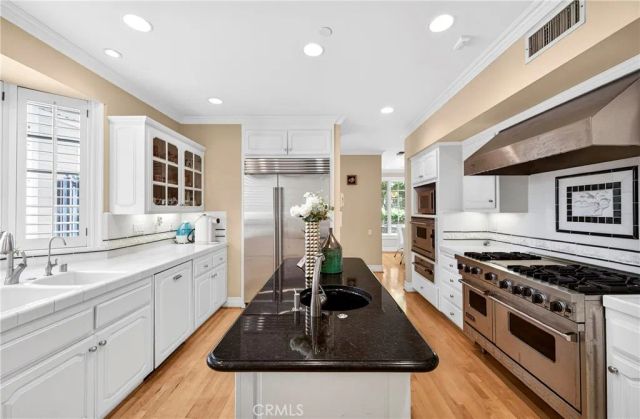 465 W Highland Avenue, Sierra Madre, CA 91024