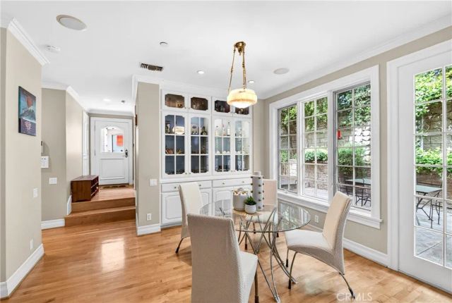 465 W Highland Avenue, Sierra Madre, CA 91024