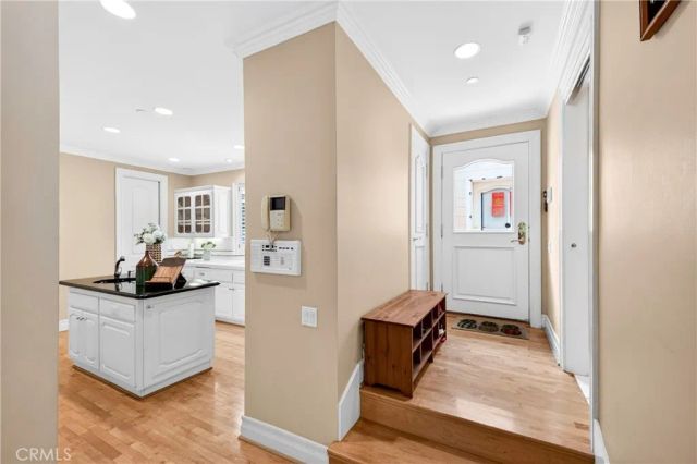 465 W Highland Avenue, Sierra Madre, CA 91024