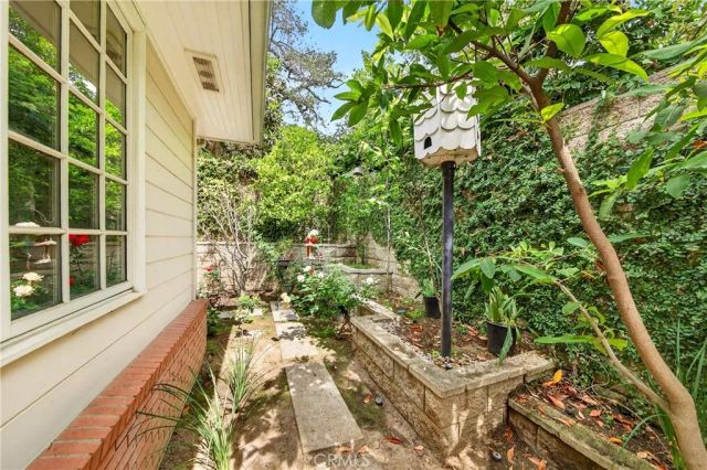 465 W Highland Avenue, Sierra Madre, CA 91024