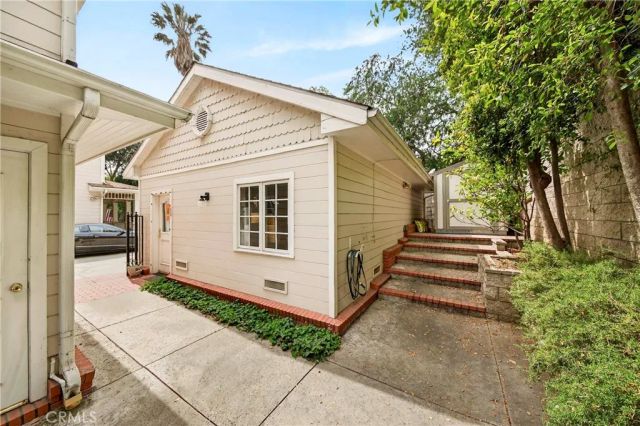 465 W Highland Avenue, Sierra Madre, CA 91024