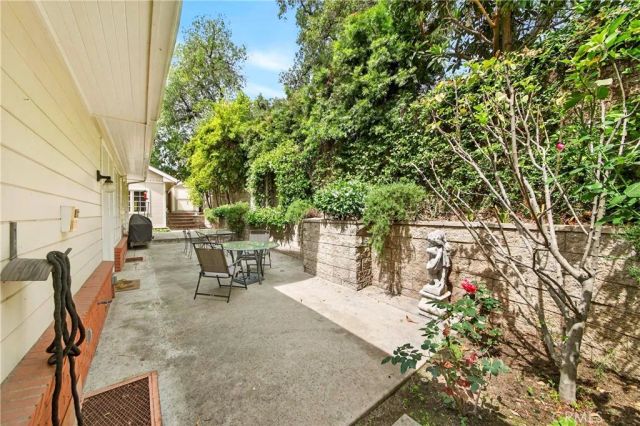 465 W Highland Avenue, Sierra Madre, CA 91024