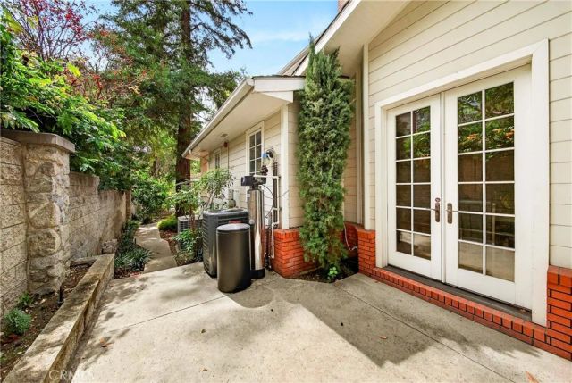 465 W Highland Avenue, Sierra Madre, CA 91024