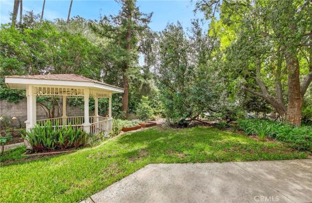 465 W Highland Avenue, Sierra Madre, CA 91024