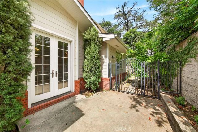 465 W Highland Avenue, Sierra Madre, CA 91024