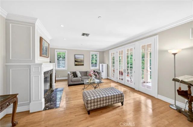 465 W Highland Avenue, Sierra Madre, CA 91024