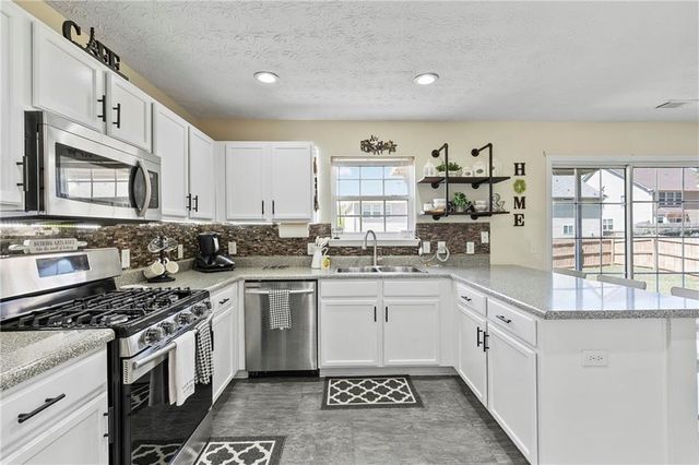 646 Hawthorn Lane, Grayson, GA 30017