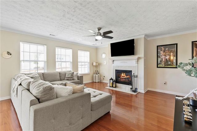 646 Hawthorn Lane, Grayson, GA 30017