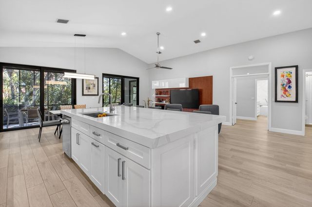 7613 Lexington Club Boulevard B, Delray Beach, FL 33446