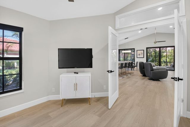 7613 Lexington Club Boulevard B, Delray Beach, FL 33446