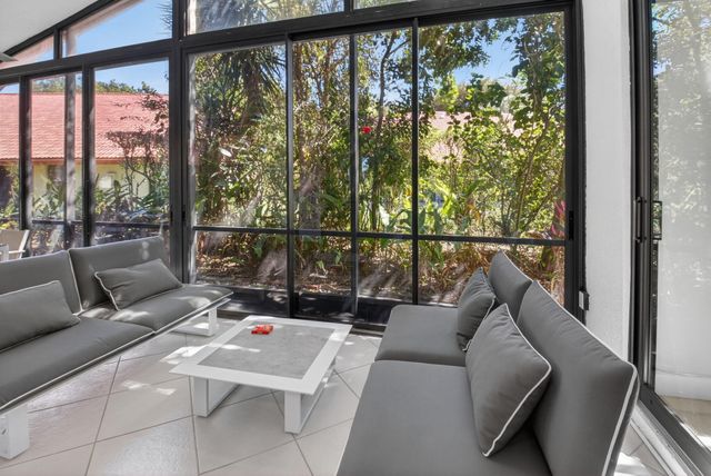 7613 Lexington Club Boulevard B, Delray Beach, FL 33446