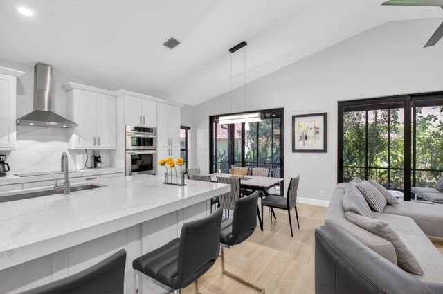 7613 Lexington Club Boulevard B, Delray Beach, FL 33446