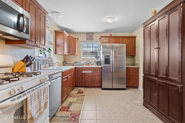 2422 Regency Drive, Biloxi, MS 39532