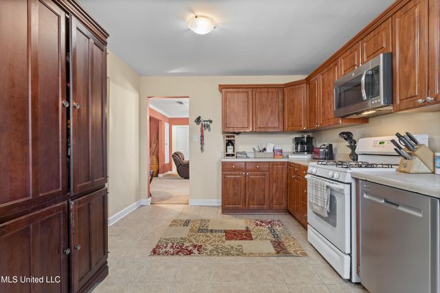 2422 Regency Drive, Biloxi, MS 39532