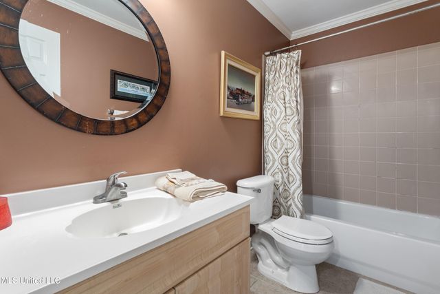 2422 Regency Drive, Biloxi, MS 39532