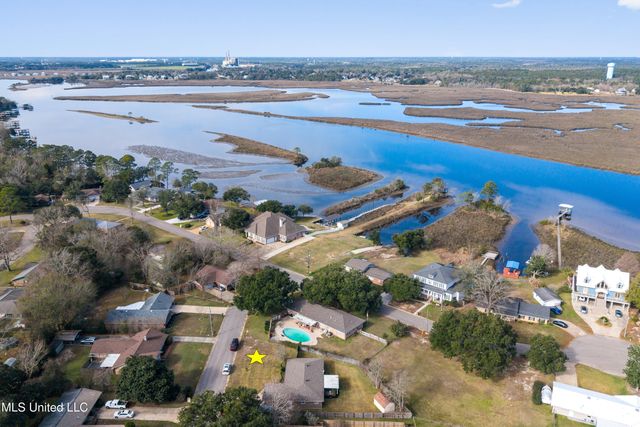 2422 Regency Drive, Biloxi, MS 39532