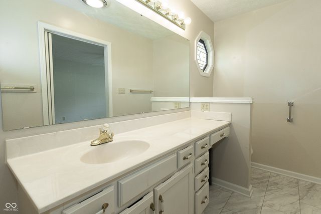 1025 Woodridge, Brownsburg, IN 46112